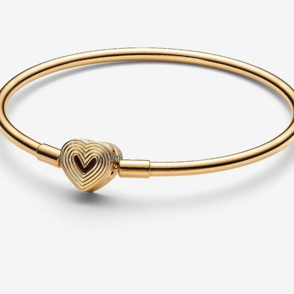 Pandora Gold Heart Bangle Bracelet Size 19 (7.5inches)